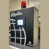 Painel de Controle Mod: AGM Temperatura : -20 a 50 Celcius Característica: IP41, comunicação Ethernet, alimentação 240 VCA Add: Aplicável para controle de 08 a 56 sensores, com 07 Relês de comando Range: 0 a 100, 0 a 500, 0 a 1.000 e 0 a 10.000 ppm Gazes: CO2, Halocarbonados, Amônia, combustíveis hidrocarbonetos, gazes tóxicos